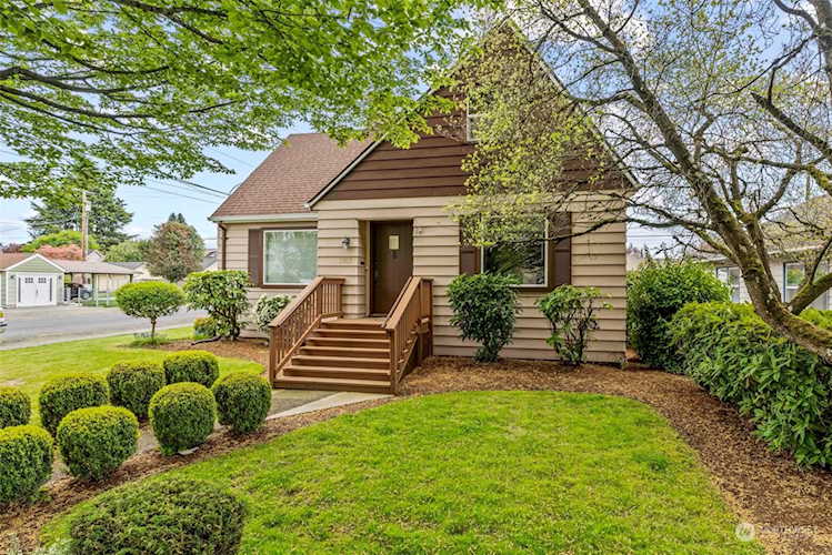 2803 Hemlock St Longview, WA 98632 MLS# 2063996 | PNWR.com Photo 1