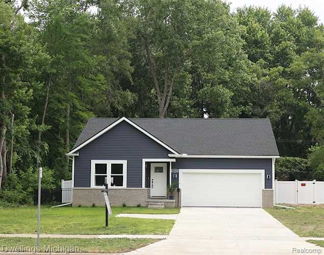 11018 Merriman Rd Livonia, MI 48150