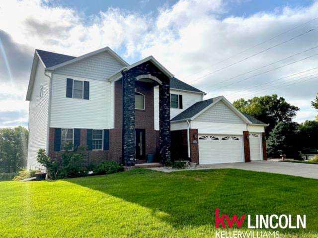 702 Maple Ct Hickman, NE 68372