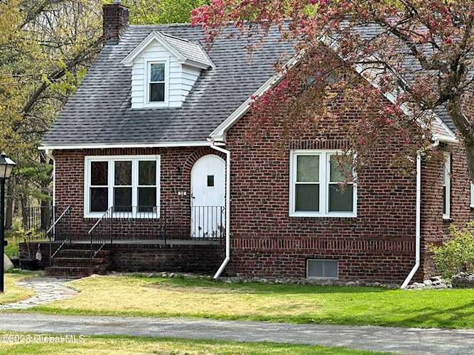 58 State Farm Rd Voorheesville, NY 12186