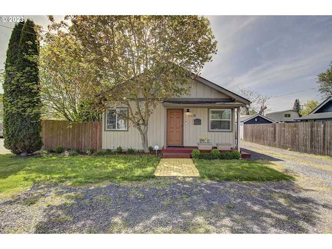 Buy, sell, or invest in property with Donna Roberts Group. Professional real estate services in Camas, WA & surrounding counties as well as Portland, OR Photo 1