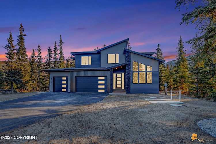 19055 Potter Highlands Dr Anchorage, AK 99516