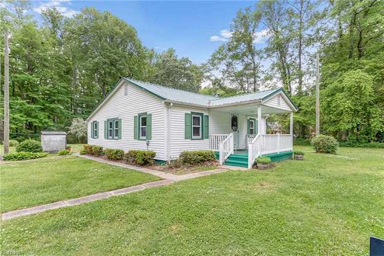 1321 Benefit Rd Chesapeake, VA 23322 | MLS 10484876 Photo 1