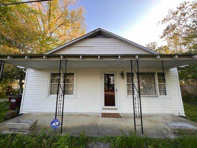 97 10th Ave Clay City, KY 40312
