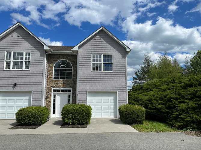 149 Townhouse Lane 4B Lewisburg, WV 24901