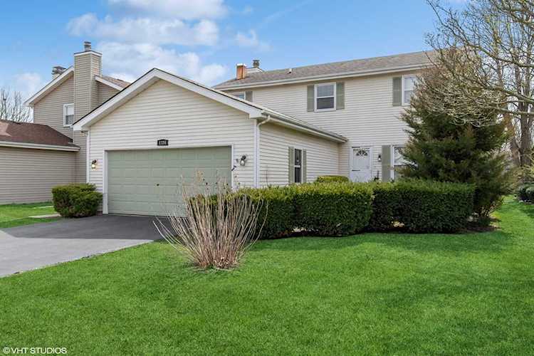 1124 Needham Rd Naperville, IL 60563