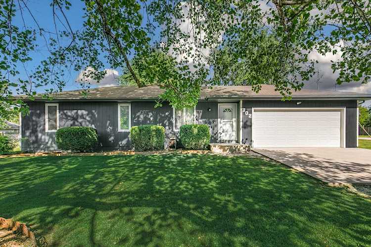302 N Elm Ave Clever, MO 65631
