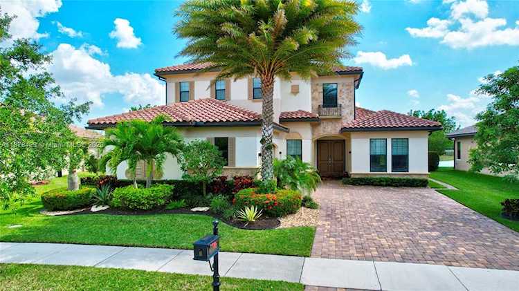11540 NW 82nd Ct Parkland, FL 33076
