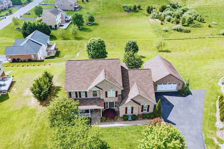 31 Fairway Daleville, VA 24083