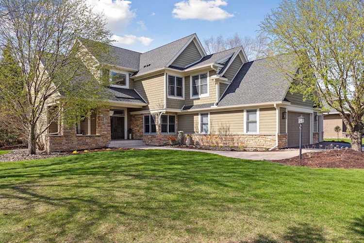 3732 Fairway Drive Woodbury, MN 55125