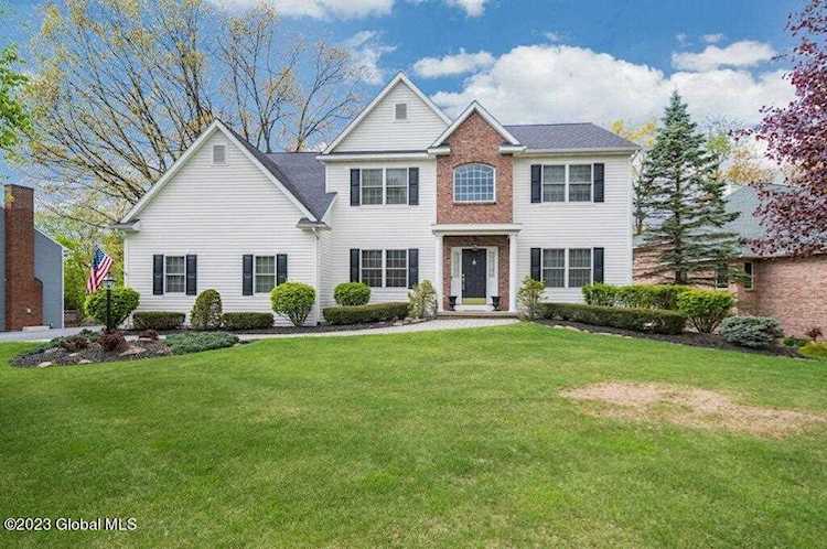 8 Long Shadow Dr Latham, NY 12110