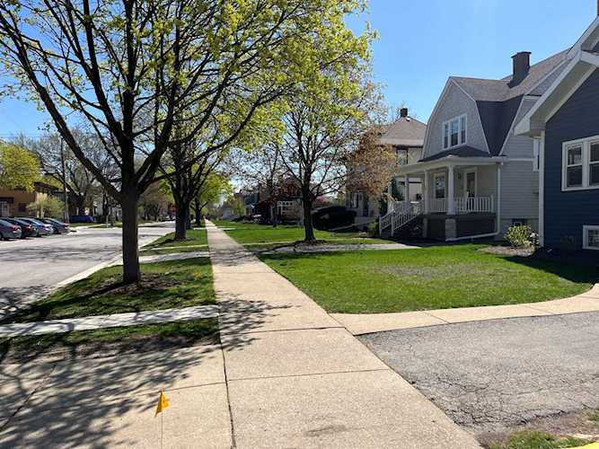 614 N Ashland Ave La Grange Park, IL 60526
