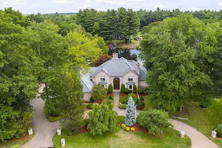 11 Stone Post Rd Salem, NH 03079 | MLS 4929699 Photo 1