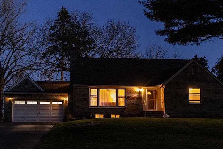 1850 County Road C2 W Roseville, MN 55113