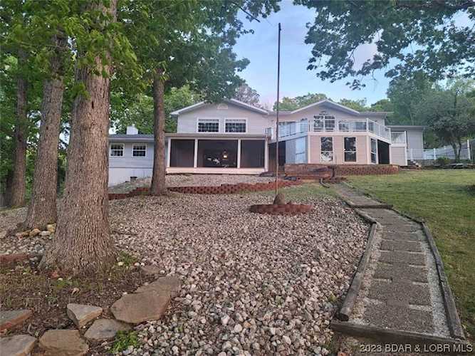 633 Storm Cove Dr Linn Creek, MO 65052