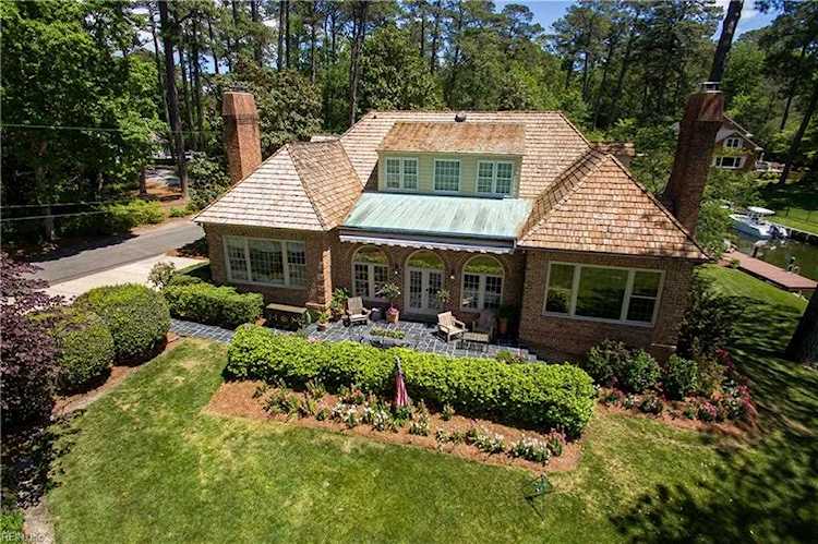 809 Linkhorn Dr Virginia Beach, VA 23451