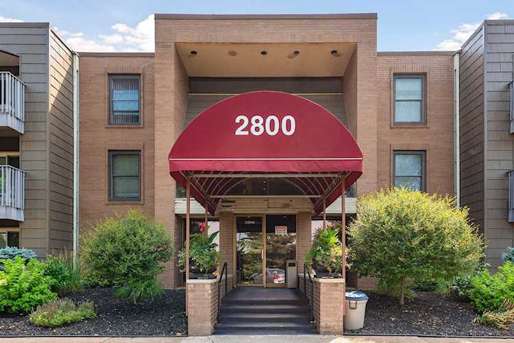2800 Hamline Avenue N #205 Roseville, MN 55113 | MLS 6352481 Photo 1