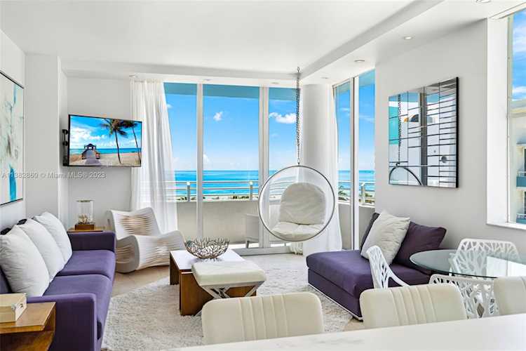 225 Collins Ave #8I Miami Beach, FL 33139