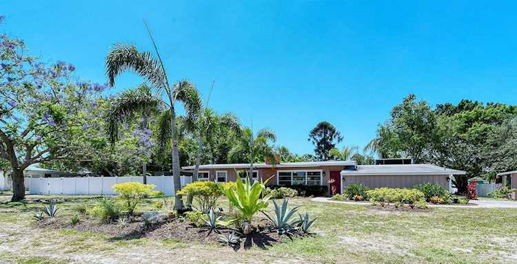 6201 6th Ave NW Bradenton, FL 34209