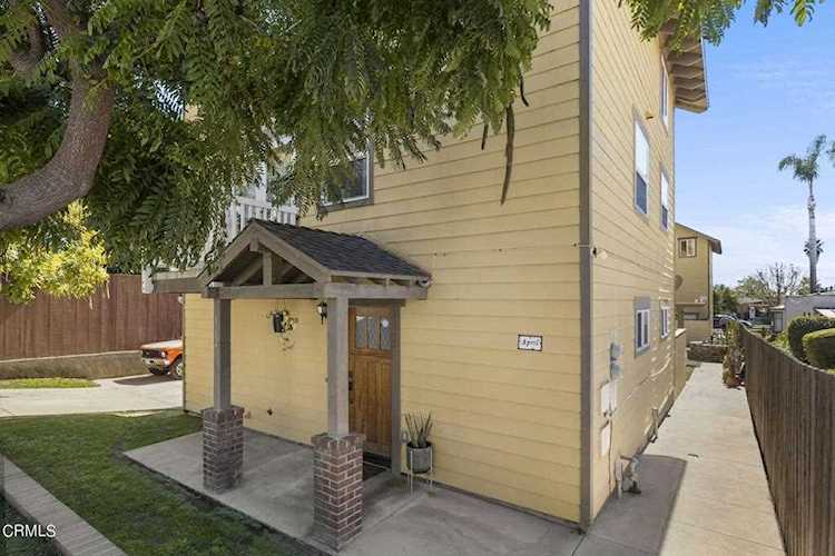 962 968 Poinsettia Place Ventura, CA 93001