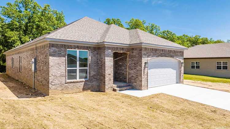 7312 Stonehenge Dr Sherwood, AR 72120