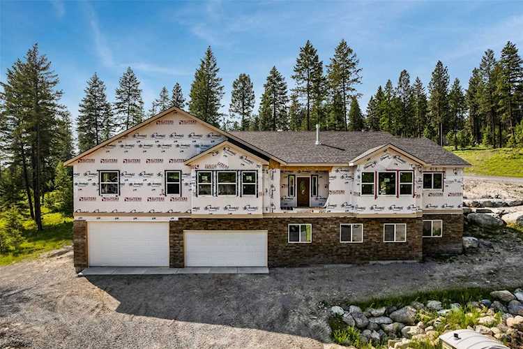 105 Bay Ct Lakeside, MT 59922