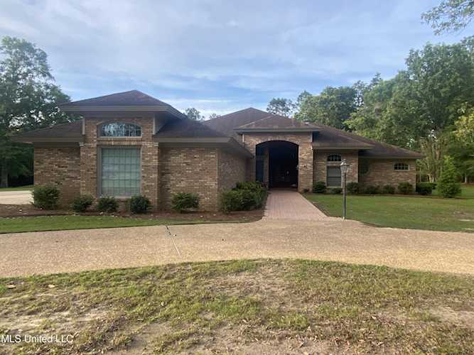 41 C G Evans Rd Wiggins, MS 39577