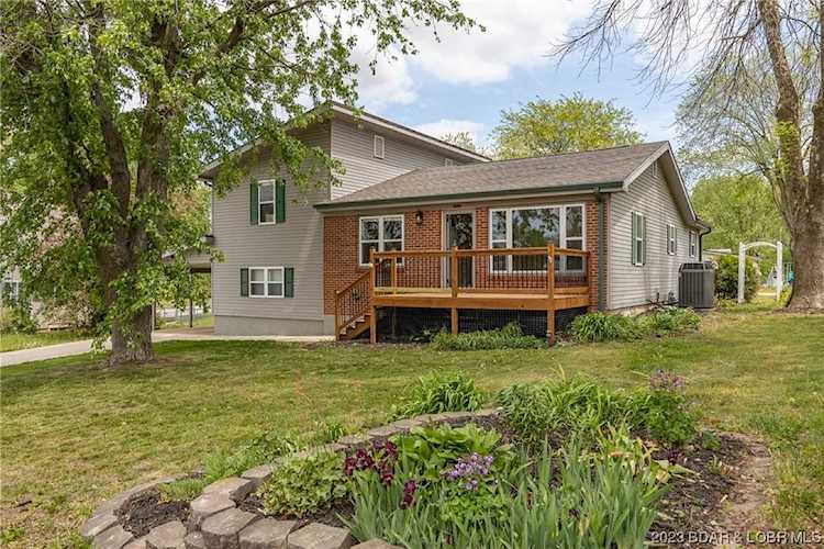 430 N Chestnut St Eldon, MO 65026