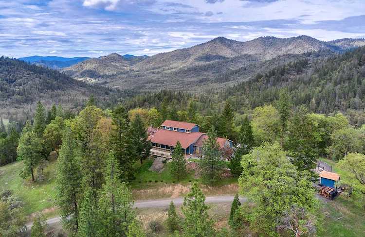 4405 Foots Creek L Fork Rd Gold Hill, OR 97525