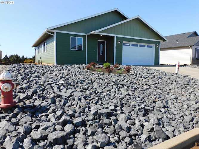 797 Seacrest DR Bandon, OR 97411