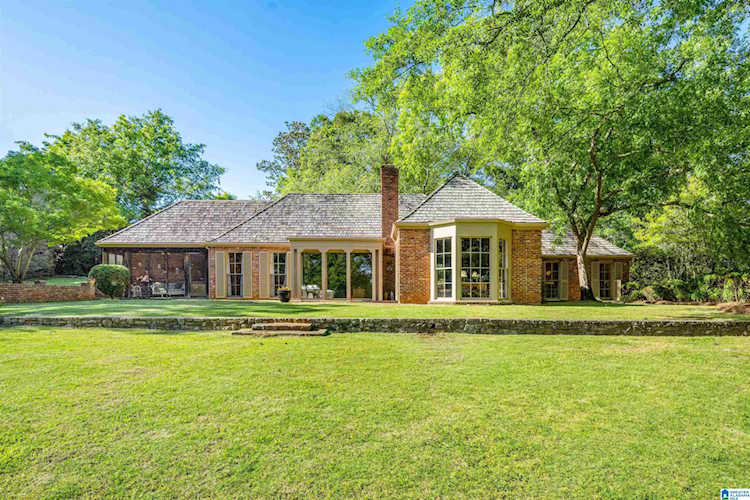 2800 Pump House Road Mountain Brook, AL 35243