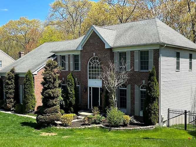 7 Appaloosa Dr Grafton, MA 01536