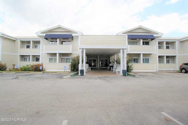 602 W Fort Macon Road Atlantic Beach, NC 28512