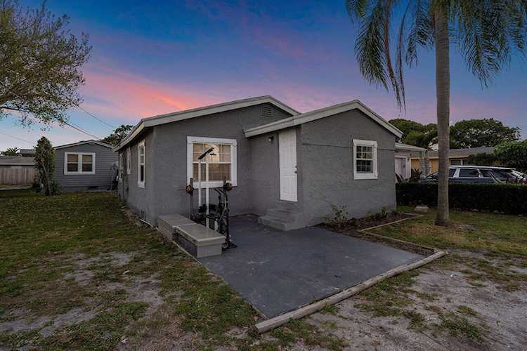 706 NW 1st Street Delray Beach, FL 33444