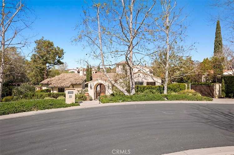 24 Golden Eagle Irvine, CA 92603