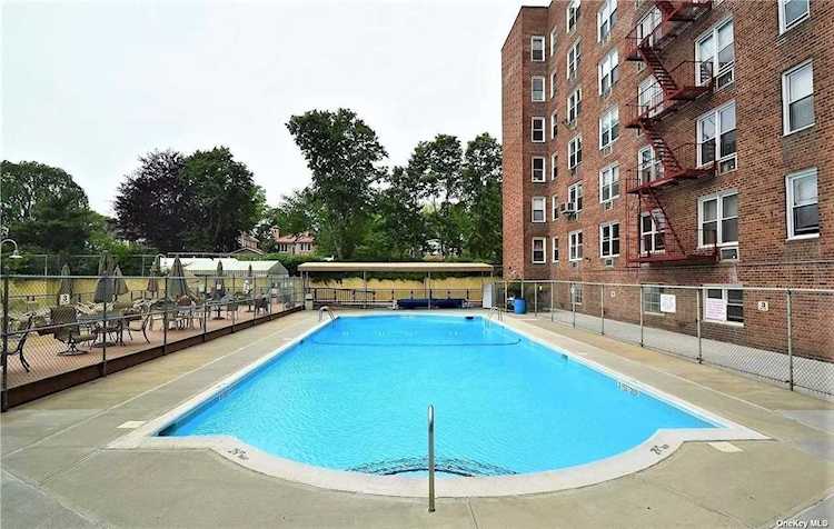 54-40 Little Neck Pkwy Parkway #4F Little Neck, NY 11362