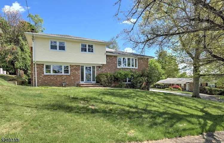 35 Lakeview Dr West Orange Twp., NJ 07052