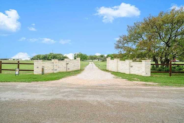 700 County Road 258 Bertram, TX 78605