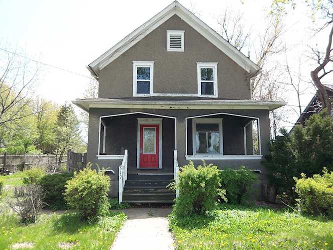 519 E Main St Barrington, IL 60010