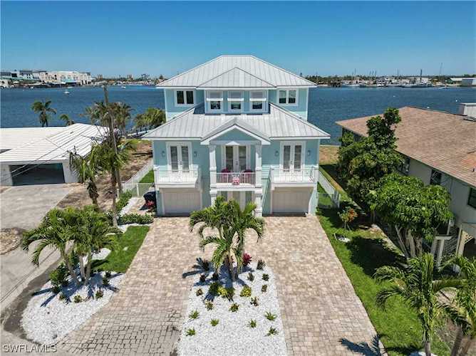 290 Carolina Ave Fort Myers Beach, FL 33931