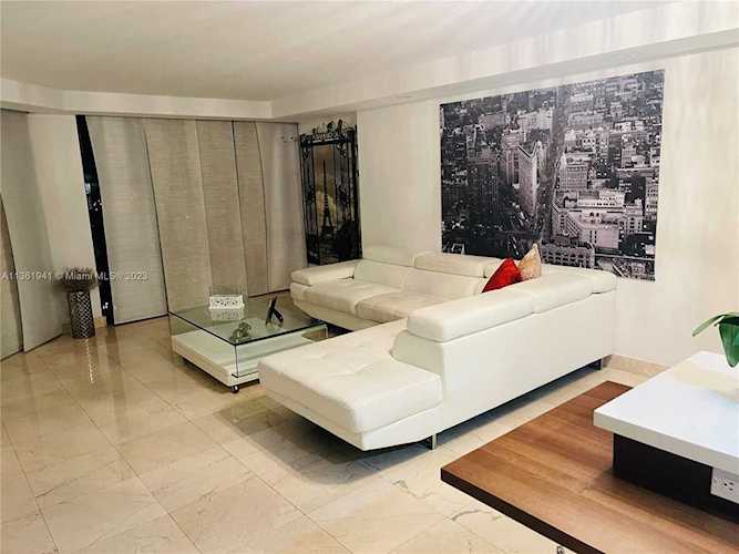 1901 Brickell Ave #B1907 Miami, FL 33129