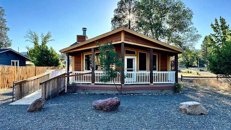 139 Heather Ln Shady Cove, OR 97539