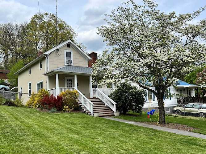 522 Ronceverte Ave Ronceverte, WV 24970
