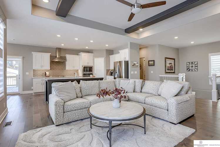 7272 N 172 St Bennington, NE 68007 | MLS 22305622 Photo 1