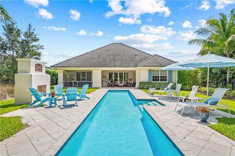 1201 Isla Verde Square Vero Beach, FL 32963