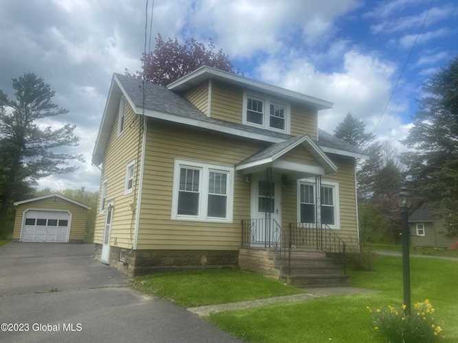272 Font Grove Rd Slingerlands, NY 12159