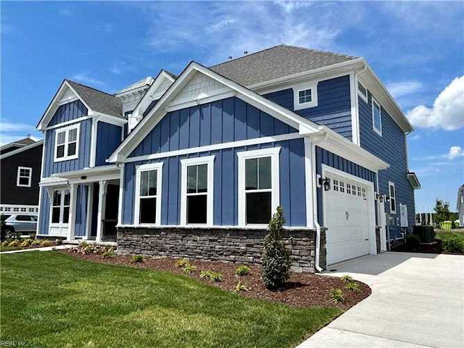 2960 Weston Loop Virginia Beach, VA 23456