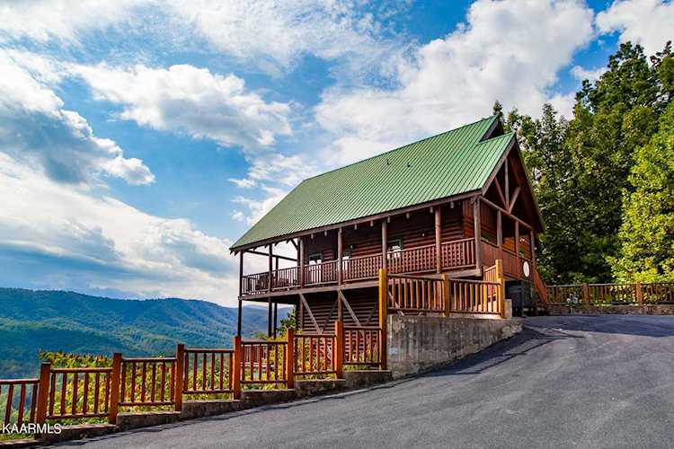 4514 Rocky Bluff Way Pigeon Forge, TN 37863