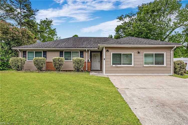 3009 Knight Rd Chesapeake, VA 23323 | MLS 10485647 Photo 1