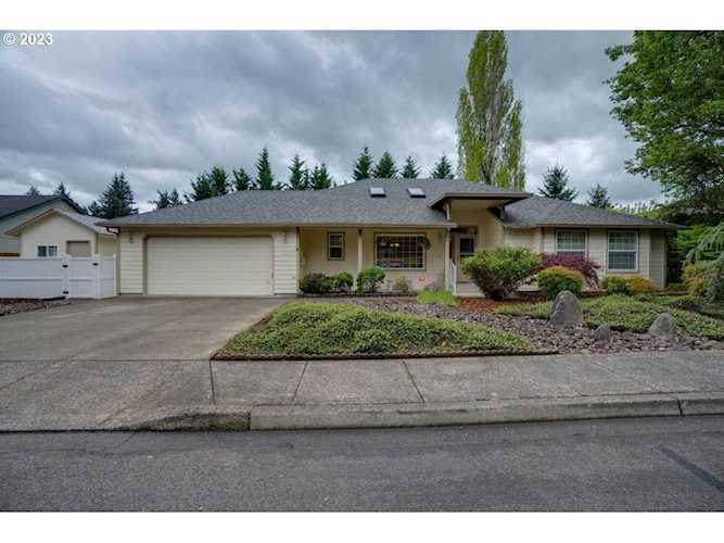 900 E Pioneer LOOP La Center, WA 98629